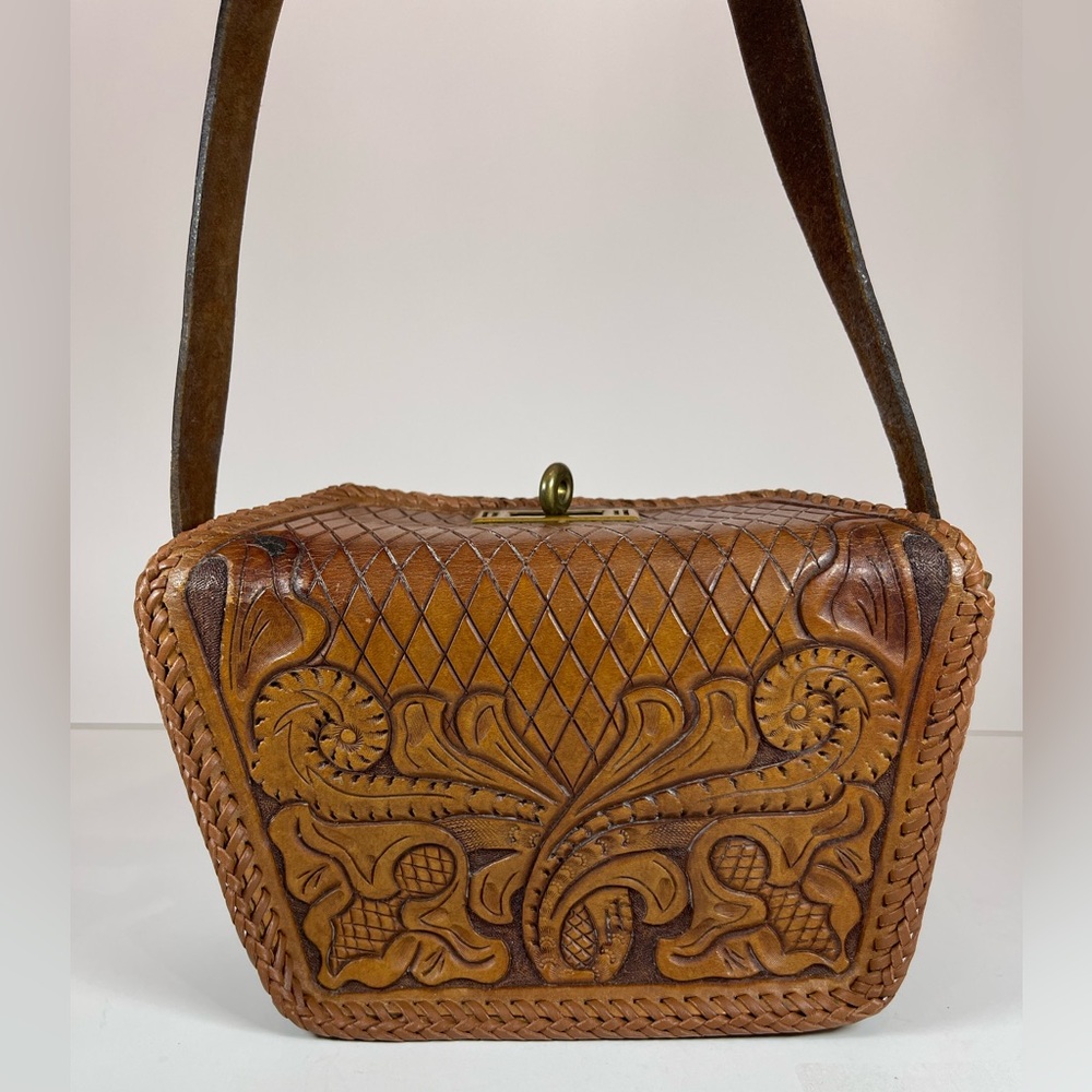 Vintage Mexican hand tooled leather purse